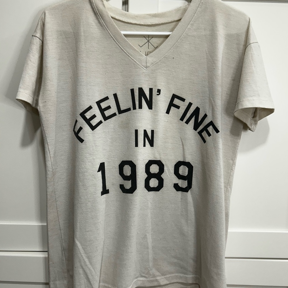 Beige 'Feelin' Fine in 1989' V-Neck T-Shirt